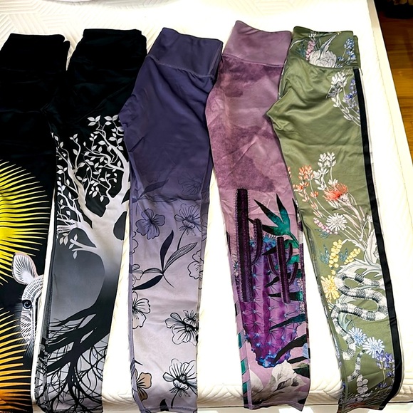 BUNDLE 8 NOLI MEDIUM YOGA PANTS. Multiple patterns. - Picture 2 of 14